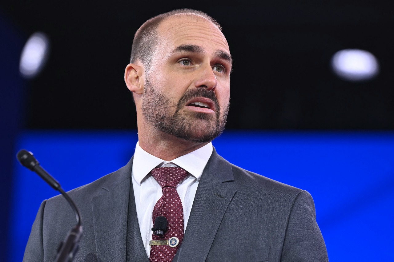 Eduardo Bolsonaro diz que pretende disputar vaga de suplente ao Senado