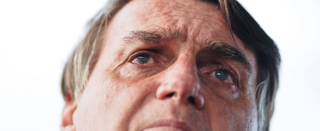 Polícia Civil pede autorização de Moraes para ouvir Bolsonaro sobre arma apreendida no DF